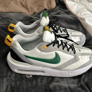 Nike Air Max Dawn Size 13 Mens White Gorge Green Black University Gold Shoes